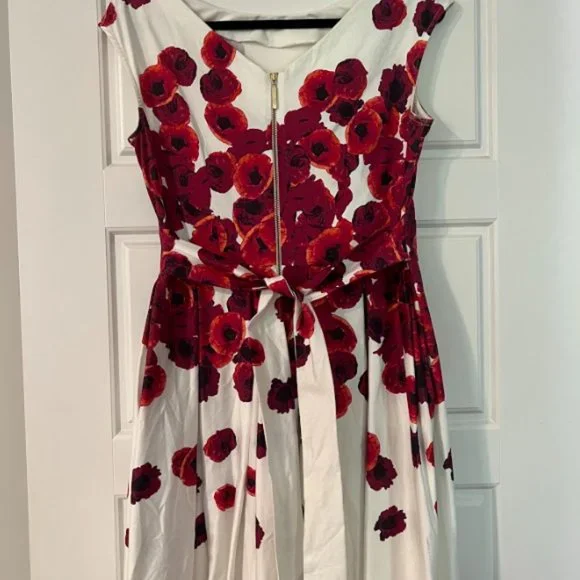 Beautiful Pleated A-Line Flower Mini Dress - Picture 3 of 5